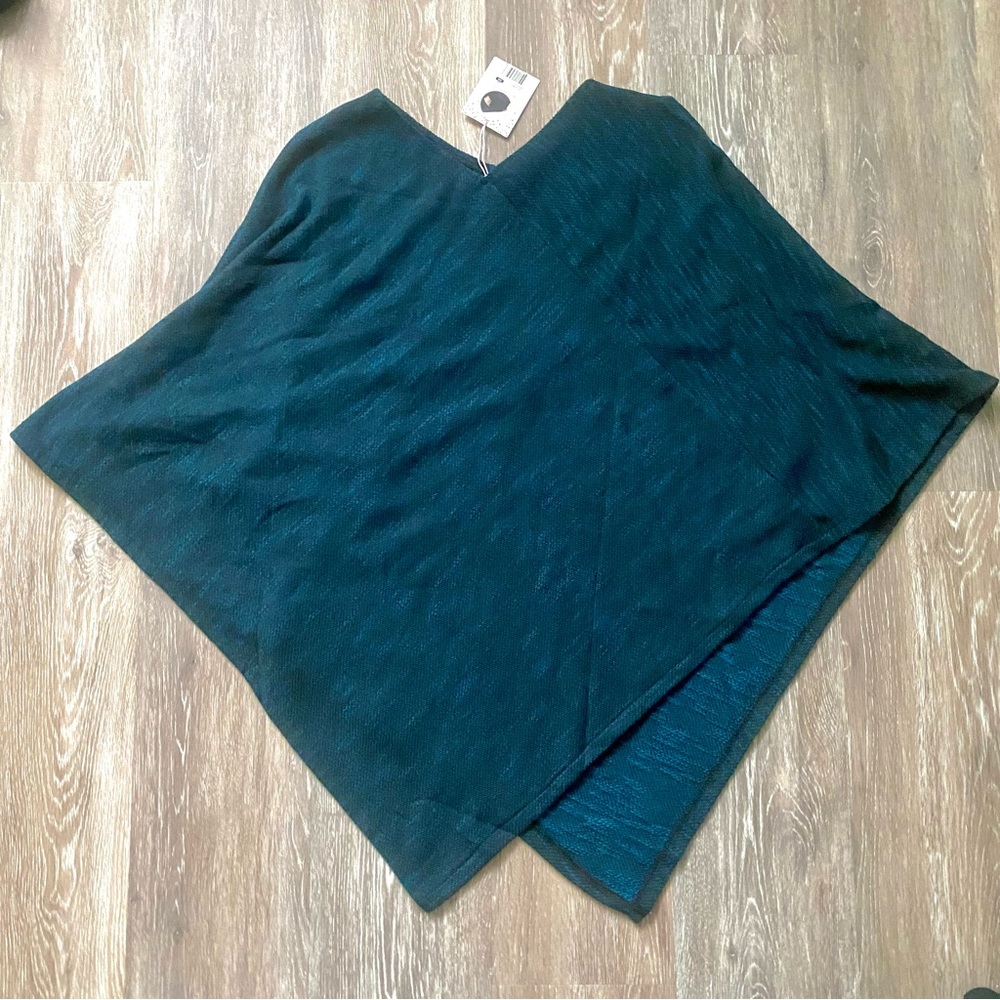Balance Collection Zipper Poncho - Picture 9 of 10